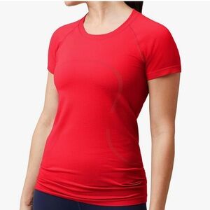 LULU RED SWIFTLY SHORT SLEEVE TOP SIZE 4